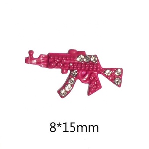 Paso Sico Novedad en Arte de Uñas, Joyería Metálica Plateada con Diamantes en Forma de Pistola, Modelo de Simulación de Arma AK 1600 con Destellos - Product Image 4