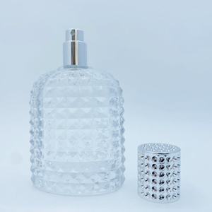 Flacon de parfum en verre gaufré de 50 ml rechargeable avec bouchon en plastique pour soins personnels - Product Image 3
