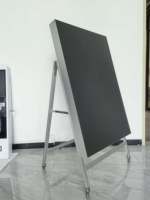 Afficheur LED pliable mobile, écran d'affichage numérique GOB avec contrôle par application, 4 roues