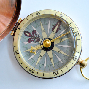 Boussole de poche en métal antique de poche Style <span class=keywords><strong>nautique</strong></span> lumineux portable léger pour la navigation en plein air explorant la nature - Product Image 3