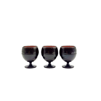 Yueshunxing 8ml Usine En Gros De Haute Qualité Conception Exclusive Mignon Vide Mini Vin Forme Baume À Lèvres Conteneur En Plastique Pot De Crème