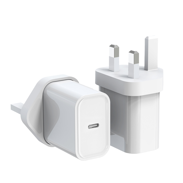 United Kingdom 20W UKCA Quick Charge 3.0 Fast Charger Usb C UK 3 Plug 20 Watts Usb-c Power Adapter ROHS FCC CE Ovp