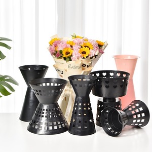 Flower Arrangement Base Plastic Modern Style Lightweight Reusable For Wedding Bouquet Inner Stand - Product Image 1