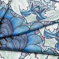 Élégant foulard carré en soie motif floral botanique style Morris bleu et menthe, imprimé ornements vintage européens, foulard de mode pour la tête