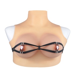 ที่หนีบหัวนมโลหะ QKKQ พร้อมสายรัด BDSM สำหรับเล่นพันธนาการ ที่หนีบหัวนมแบบอีโรติก บราเฟติช ของเล่นทางเพศสำหรับคู่รัก - Product Image 6