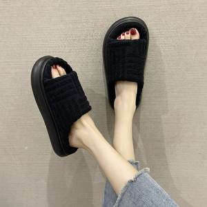 Designer de luxe dames hiver maison fourrure diapositives chaud fourrure moelleux pantoufles pour femmes marques célèbres pantoufles floues - Product Image 2