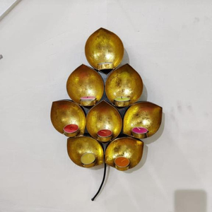 Nouveauté Diyas en métal faits à la main pour le mariage et la décoration de Diwali forme ronde Diya Urli design élégant fabriqué à la main - Product Image 1