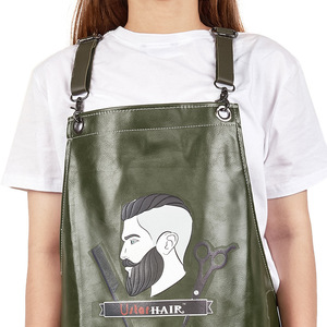 Capa de Peluquería Verde Resistente con Bolsillos para Uso en Salones de Belleza y Barberías - Product Image 2