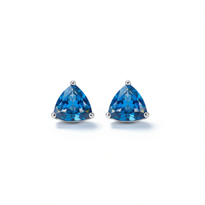 E1124 Orecchini a lobo con diamante blu, montatura a griffe, gioielli classici in cristallo da donna - Product Image 1