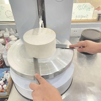 Machine électrique à étaler et à recouvrir la crème pour gâteaux, avec fonction de lissage et de décoration pour l'utilisation en boulangerie