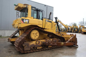 รถปราบดินตีนตะขาบ D6T รถมือสองพร้อมเครื่องยนต์คัมมินส์ - Product Image 2