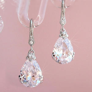 Boucles d'oreilles clous Millber-Strine en quartz rose, forme goutte d'eau, sertissage griffe, bijoux romantiques en cristal pour femme, à porter au quotidien - Product Image 5