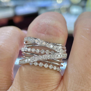 Anello a strati con linee incrociate da donna, accessorio semplice ed elegante per l'uso quotidiano - Product Image 2