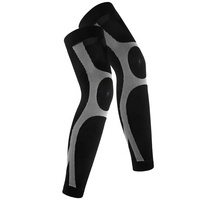 Bas de compression de soutien de cuisse athlétique Compression dégradée 20-30 MmHg avec bande de silicone traitement des varices