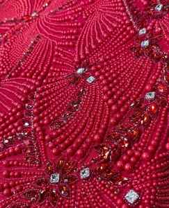 Tissu en dentelle décorative de qualité supérieure avec des accents perlés, parfait pour les bordures de lehenga, les panneaux et les tenues traditionnelles - Product Image 1