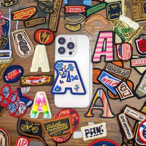 Un parche bordado de letras cosido para bolsos y zapatos de bricolaje - Product Image 6