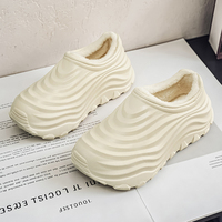 Sabots tendance hiver en EVA ondulé, doublés polaire, imperméables, à enfiler, plateforme, chaussures décontractées unisexe 36-45, chaudes et antidérapantes pour l'extérieur