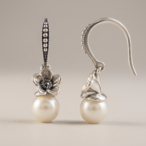 ต่างหูเงินแท้ 925 ประดับมาร์คาไซต์ มุกขาวญี่ปุ่น - Product Image 4