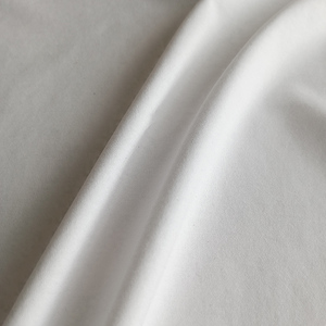 Rotolo di Tessuto Personalizzato Disponibile in Stock in <span class=keywords><strong>Jersey</strong></span> di <span class=keywords><strong>Cotone</strong></span> Pima Puro al 100% Mercerizzato Riciclato e Sostenibile per Camicie - Product Image 2