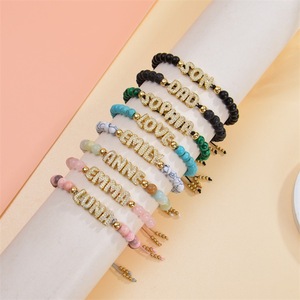 Bracelet ajustable personnalisé avec nom <span class=keywords><strong>en</strong></span> lettres bulles <span class=keywords><strong>en</strong></span> zircon et cuivre, orné de perles <span class=keywords><strong>en</strong></span> pierre naturelle, pour meilleure amie - Product Image 1