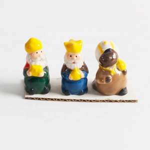 Adorable gâteau de Noël TrinketsThree King avec boîte 3.5cm Figurine en porcelaine pour <span class=keywords><strong>Epiphanie</strong></span> - Product Image 1