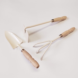 <span class=keywords><strong>Râteau</strong></span> à main <span class=keywords><strong>en</strong></span> acier inoxydable peint de couleur personnalisée <span class=keywords><strong>pour</strong></span> le jardinage avec poignée <span class=keywords><strong>en</strong></span> <span class=keywords><strong>bois</strong></span> de Ash Beach personnalisation de la couleur - Product Image 5