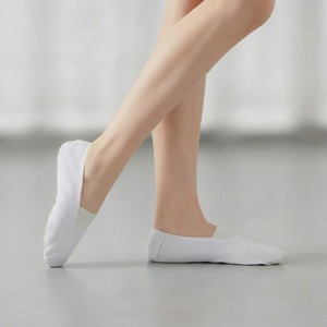 BW02 Vente en gros <span class=keywords><strong>de</strong></span> chaussons <span class=keywords><strong>de</strong></span> <span class=keywords><strong>danse</strong></span> en toile blanche unisexe à semelle pleine et souple pour enfants et adultes, pour la gymnastique, le yoga et l'entraînement - Product Image 6