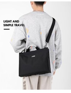 Nouveau Sac à Bandoulière de Luxe Imperméable en Tissu Nylon pour Ordinateur Portable 14 Pouces, Grande Sacoche de Transport pour Hommes, Vente en Gros - Product Image 6