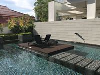 Medoo WPC Terrasse extérieure et terrasse de natation en grain de bois au design moderne de haute qualité WPC