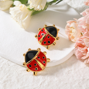 <span class=keywords><strong>Orecchini</strong></span> a Perno J&D Moda Autunno Inverno, Placcati in Oro 18K PVD, Acciaio Inossidabile con Smalto Nero e Rosso a Forma di <span class=keywords><strong>Coccinella</strong></span> - Product Image 5