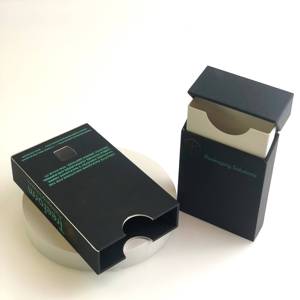 Cajas de Cartón Rígido Negro con Logotipo Estampado en Caliente Personalizado, Paquete de 10, <span class=keywords><strong>Caja</strong></span> de Embalaje para Conos Enrollados, <span class=keywords><strong>Caja</strong></span> de Cigarrillos con Tapa Abatible - Product Image 2