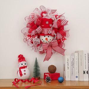 Nueva Decoración Navideña Transfronteriza de Plástico para Puerta y Ventana con Diseño de Muñeco de Nieve de Dibujos Animados y Cinta de Bastón de Caramelo en Forma de Corona Redonda - Product Image 4