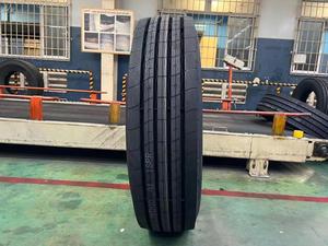 Neumáticos para Camión 295/75R22.5 11R22.5, Neumáticos de Dirección y Tracción Royalmega Vietnam, para Todas las Posiciones - Product Image 4