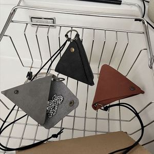 Bolsitas de Cuero Vintage para Guardar Auriculares y Monedas, Bolsas Protectoras Portátiles Creativas, Bolsa Triangular para Gafas - Product Image 4