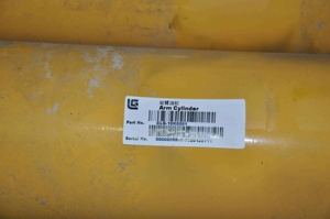 กระบอกสูบแขนแท้ของแท้ยี่ห้อ Liugong รุ่น 10K0001 สำหรับรถขุดตักล้อยาง พร้อมการรับประกัน 3 ปี - Product Image 2