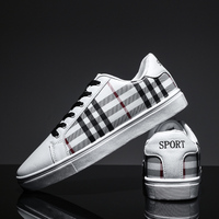 Baskets en toile pour hommes, chaussures de haute qualité à coupe basse, Sneakers plates et tendance