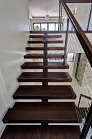 Prix usine bricolage escalier Mono faisceau marches en bois massif escaliers droits avec garde-corps d'escalier en verre U forme I forme L