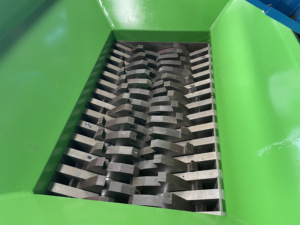 Horserider công nghiệp đôi Shredder máy cho lớn màu xanh Thùng Khay ghế lốp gỗ và giấy tái chế máy - Product Image 3