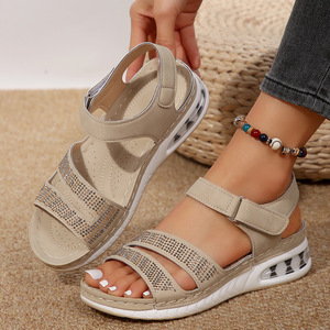 Nouvelles sandales compensées à plateforme à semelle épaisse pour femme, grande taille, en PU, à enfiler, collection été 2026 – Stock direct fabricant - Product Image 4
