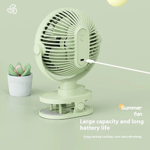 พัดลมตั้งโต๊ะแบบหนีบพร้อมรูปลักษณ์สีสันสดใส พลังลม 5 ระดับ ความจุขนาดใหญ่ อายุการใช้งานแบตเตอรี่ยาวนาน และการหมุนได้หลายมุม - Product Image 3