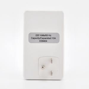 Protector de Voltaje Compacto y Portátil de 220V 20A, Estilo Americano, Material de Cobre y PC, 2 Años de Garantía para Protección de Electrodomésticos - Product Image 1