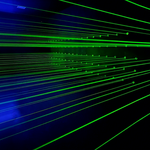 Défi compétitif dynamique de jeu de labyrinthe laser à lumière LED interactive immersive du groupe Kydavr pour le divertissement sportif direct - Product Image 1