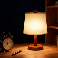 Lampe de bureau LED compacte et portable en gros, rechargeable USB-C, à intensité tactile réglable, respectueuse des yeux, pour étudiants et usage commercial