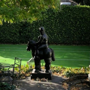 Una famosa estatua <span class=keywords><strong>de</strong></span> bronce abstracta moderna al aire libre <span class=keywords><strong>de</strong></span> un <span class=keywords><strong>caballo</strong></span> gordo <span class=keywords><strong>de</strong></span> Fernando Potro - Product Image 2