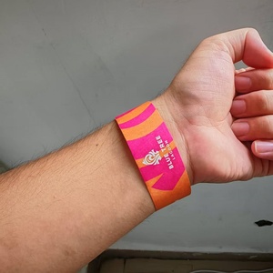 Pulsera de Papel Desechable Impermeable, Color y Logotipo Personalizados, Estilo Religioso Promocional, Banda de Identificación, Impresión Digital, Regalos Novedosos - Product Image 2