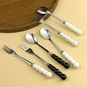 Ensemble de fourchettes et cuillères à dessert en perles de haute qualité avec manche en céramique, couverts blancs en acier inoxydable - Product Image 3