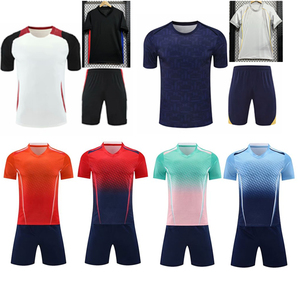 Großhandel Custom Logo Unisex Fußball Trikots Hochwertige Plain Fußball Uniform Set Komfortabel für das Training - Product Image 1
