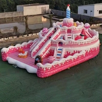 Pâtisseries roses géantes personnalisées pour l'extérieur Château gonflable modèle parc d'attractions pour enfants