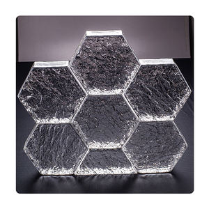 <span class=keywords><strong>Prix</strong></span> <span class=keywords><strong>de</strong></span> gros des briques <span class=keywords><strong>de</strong></span> <span class=keywords><strong>verre</strong></span> hexagonales, motif <span class=keywords><strong>de</strong></span> cristal <span class=keywords><strong>de</strong></span> glace, blocs <span class=keywords><strong>de</strong></span> <span class=keywords><strong>verre</strong></span> solides transparents, briques pour cloison murale, forme personnalisée - Product Image 2
