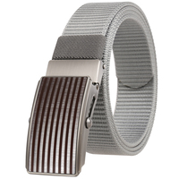 Ceinture à cliquet en nylon tressé réglable, ceinture décontractée multicolore pour l'extérieur avec boucle automatique à rayures verticales